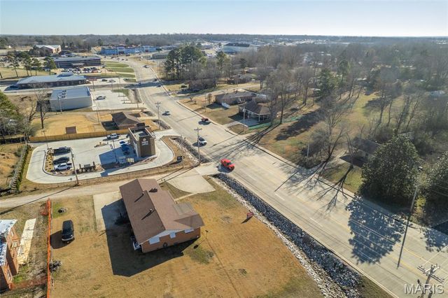 2911 Oak Grove Road, Poplar Bluff, MO 63901