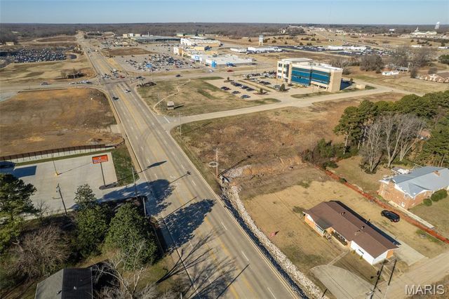 2911 Oak Grove Road, Poplar Bluff, MO 63901