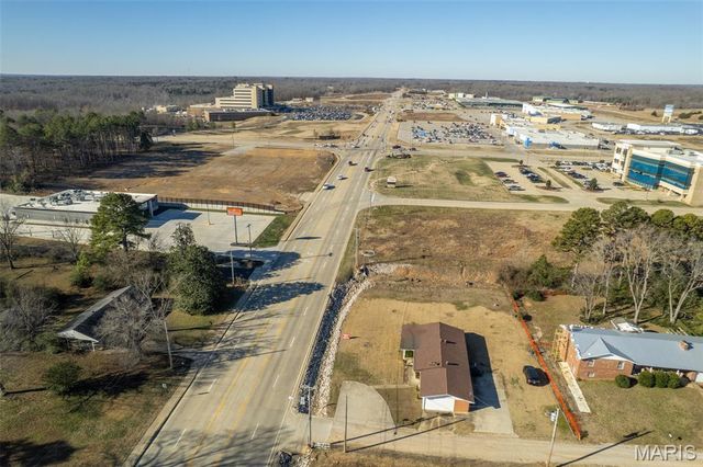 2911 Oak Grove Road, Poplar Bluff, MO 63901