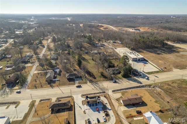 2911 Oak Grove Road, Poplar Bluff, MO 63901