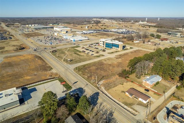 2911 Oak Grove Road, Poplar Bluff, MO 63901