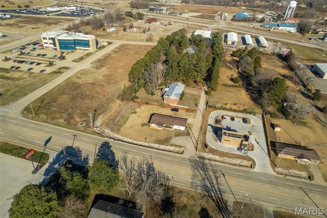 2911 Oak Grove Road, Poplar Bluff, MO 63901