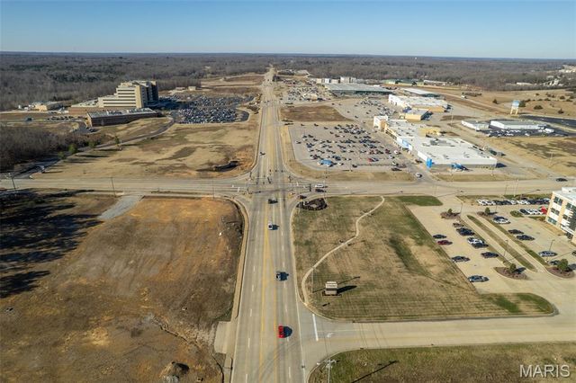 2911 Oak Grove Road, Poplar Bluff, MO 63901