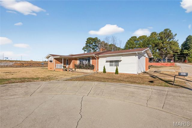 2911 Oak Grove Road, Poplar Bluff, MO 63901