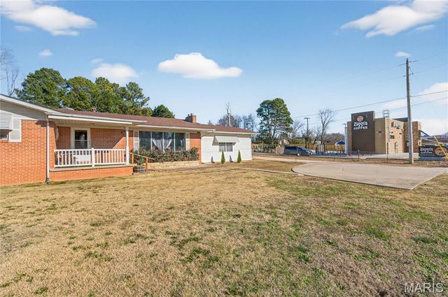 2911 Oak Grove Road, Poplar Bluff, MO 63901