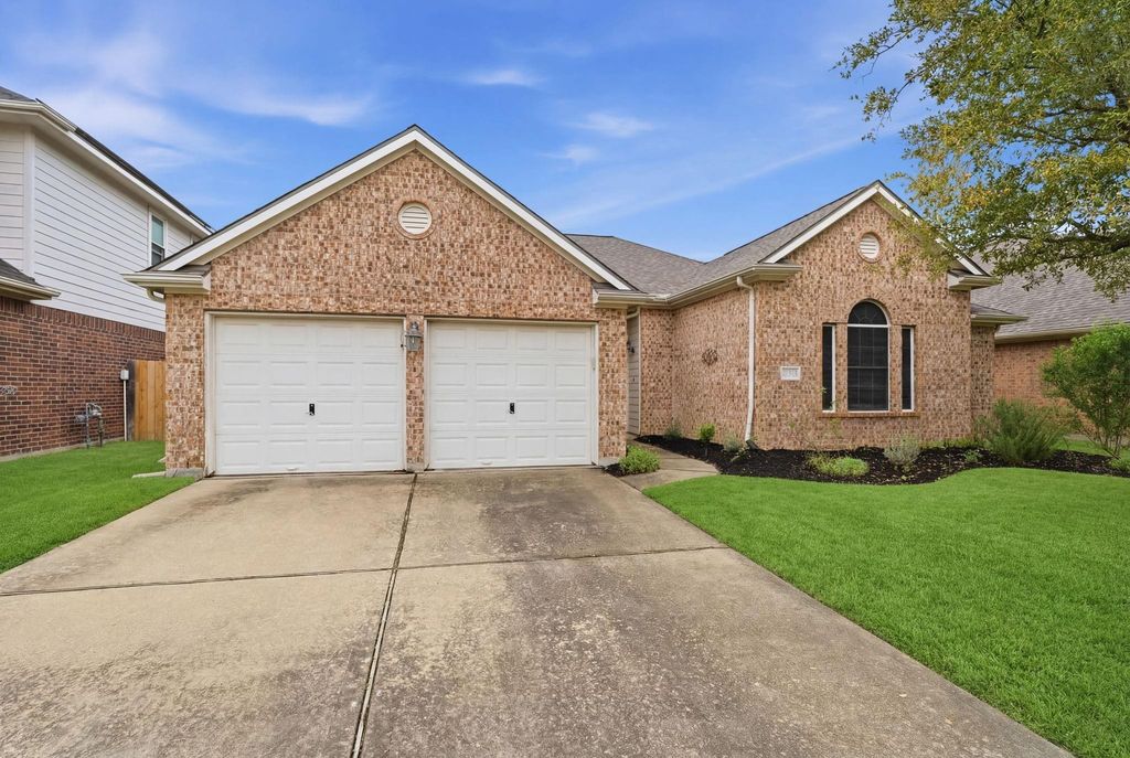 11122 Barrow Lane, Houston, TX 77065