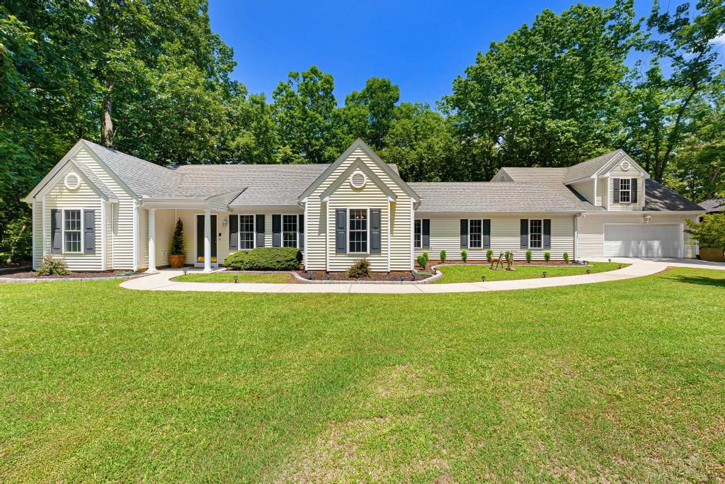 204 Cheyenne Drive, Westminster, SC 29693