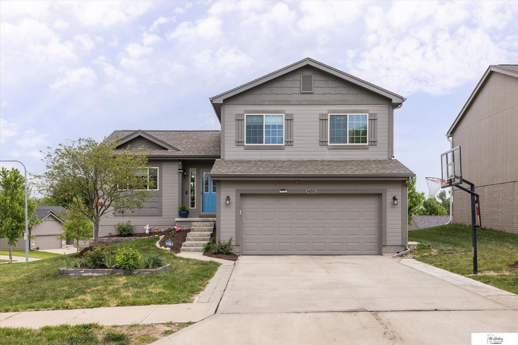 14218 WYOMING Street, Omaha, NE 68142