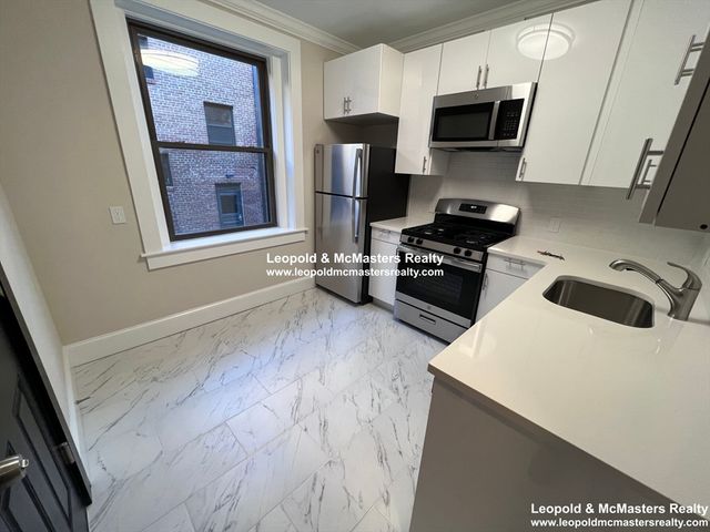 100 Longwood 3, Brookline, MA 02446