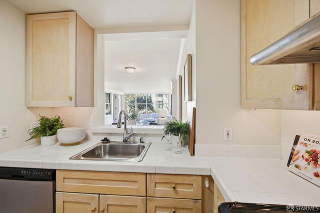 1650 Jackson Street 302, San Francisco, CA 94109
