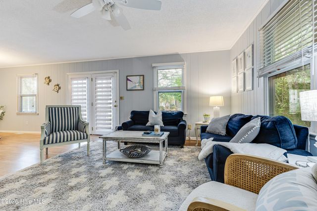 139 NE 39th Street, Oak Island, NC 28465