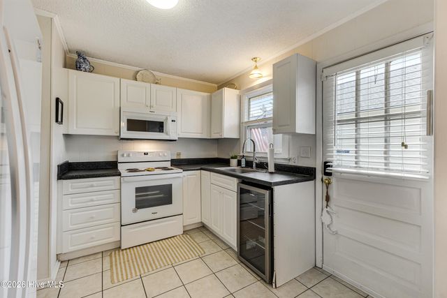 139 NE 39th Street, Oak Island, NC 28465