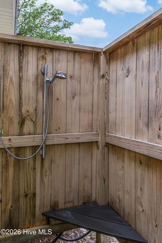 139 NE 39th Street, Oak Island, NC 28465