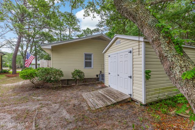 139 NE 39th Street, Oak Island, NC 28465