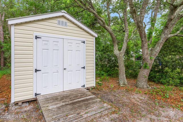 139 NE 39th Street, Oak Island, NC 28465