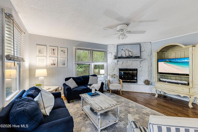 139 NE 39th Street, Oak Island, NC 28465