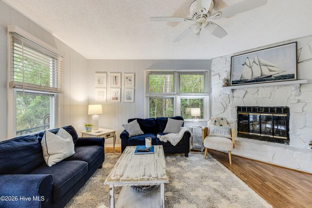 139 NE 39th Street, Oak Island, NC 28465