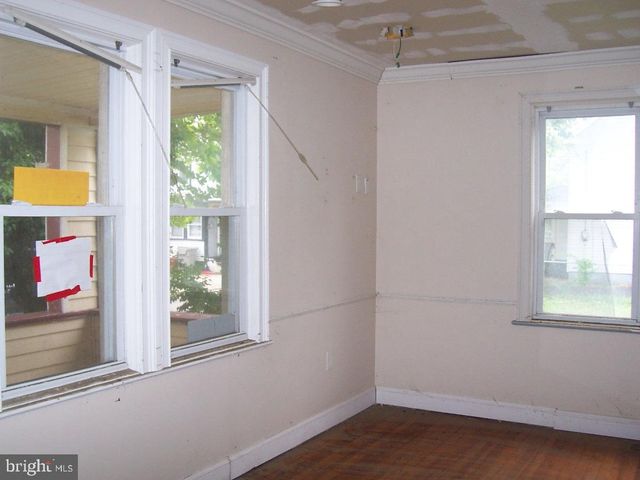 9 W ADAMS ST, Paulsboro, NJ 08066