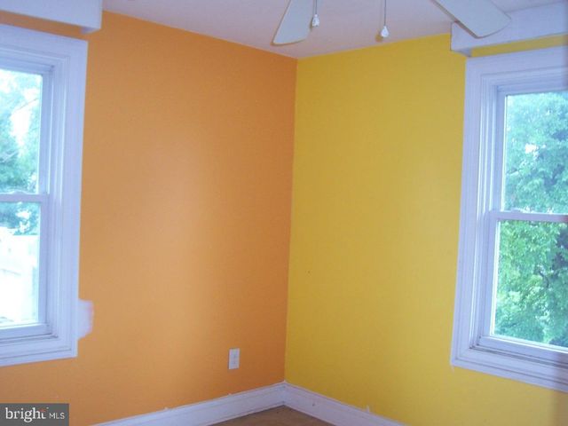 9 W ADAMS ST, Paulsboro, NJ 08066