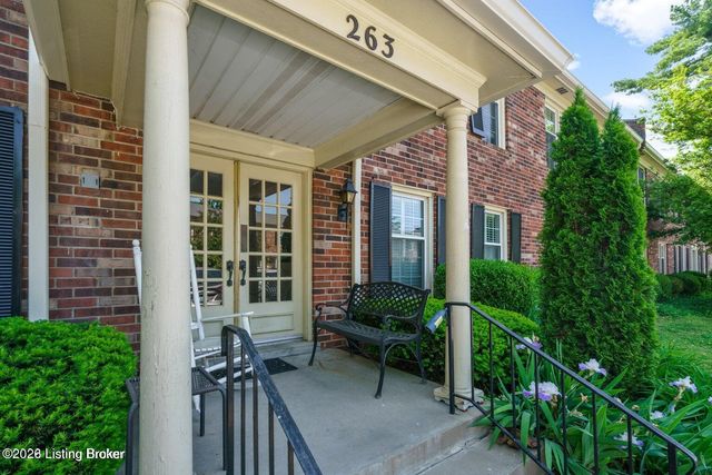 263 Stonehenge Dr 104, Louisville, KY 40207
