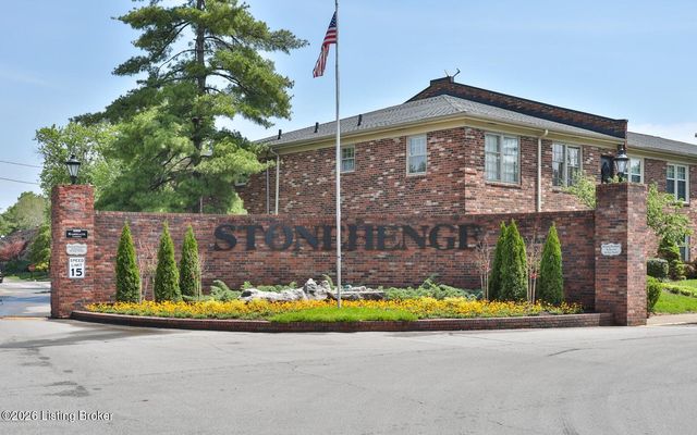 263 Stonehenge Dr 104, Louisville, KY 40207