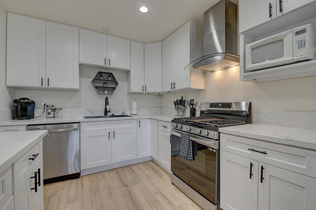 12871 W Osborne Street, Arleta, CA 91331