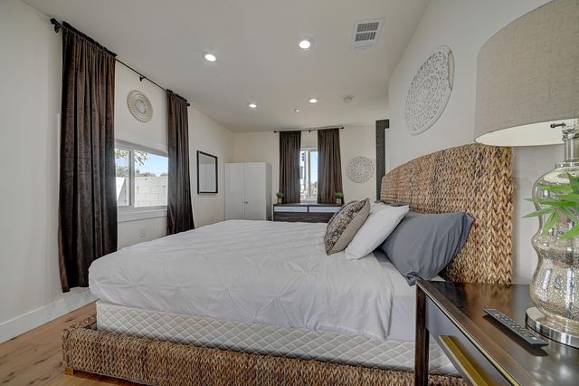 12871 W Osborne Street, Arleta, CA 91331