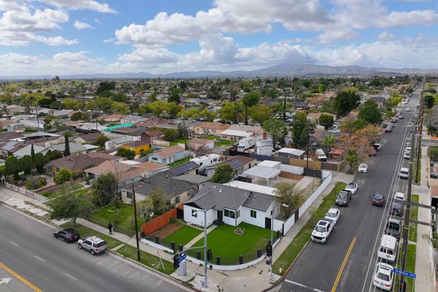 12871 W Osborne Street, Arleta, CA 91331