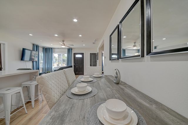 12871 W Osborne Street, Arleta, CA 91331