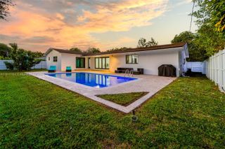 1850 NE 199th St, Miami, FL 33179