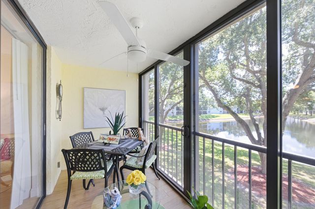 15461 Pembridge Drive 207, Delray Beach, FL 33484