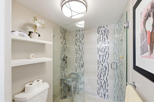 15461 Pembridge Drive 207, Delray Beach, FL 33484