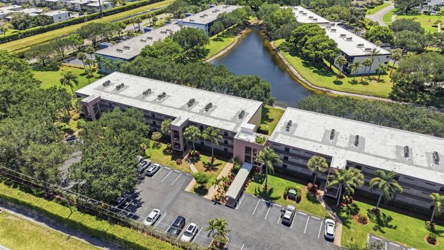 15461 Pembridge Drive 207, Delray Beach, FL 33484