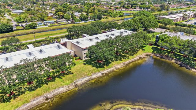 15461 Pembridge Drive 207, Delray Beach, FL 33484