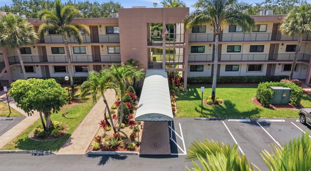 15461 Pembridge Drive 207, Delray Beach, FL 33484