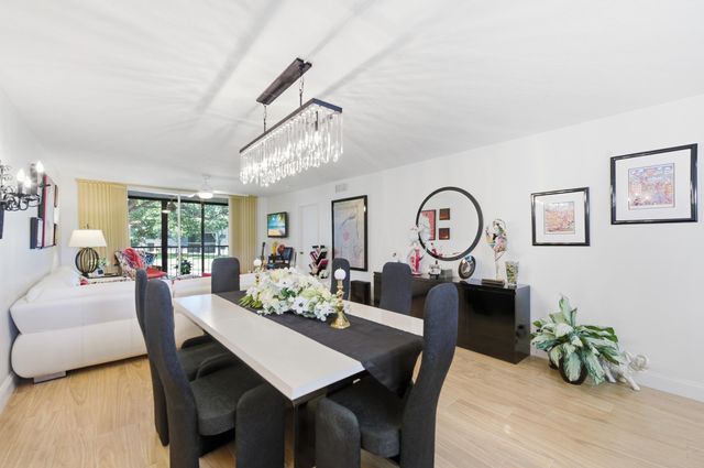 15461 Pembridge Drive 207, Delray Beach, FL 33484