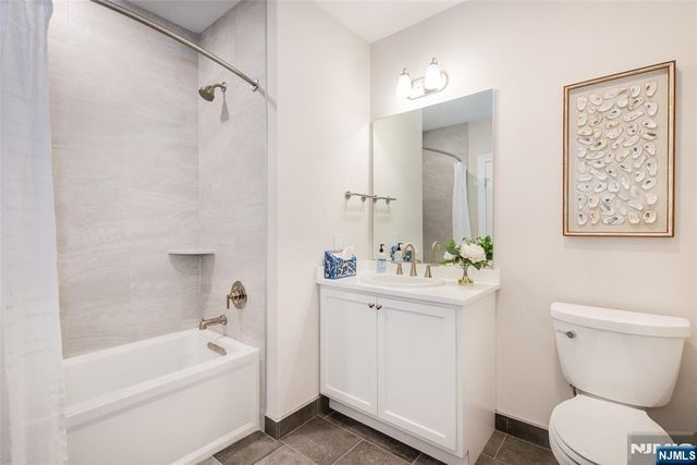 246 Main Street 403, Chatham Borough, NJ 07928