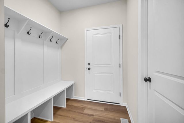 2206 Redwood Lane, Chesterton, IN 46304