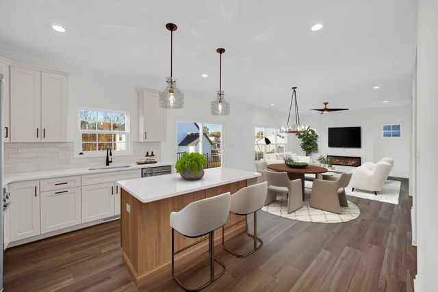 2206 Redwood Lane, Chesterton, IN 46304