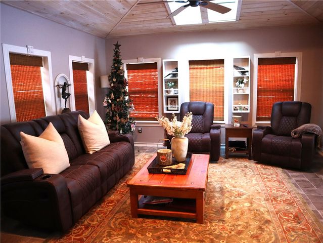 8 Van Dyke Avenue, Harpersfield, NY 12167