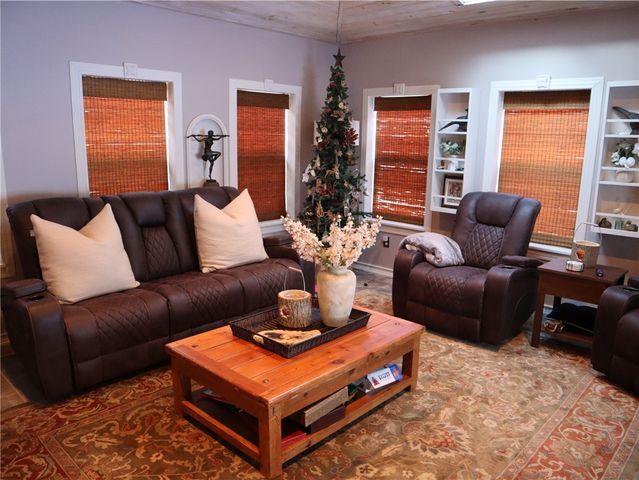 8 Van Dyke Avenue, Harpersfield, NY 12167