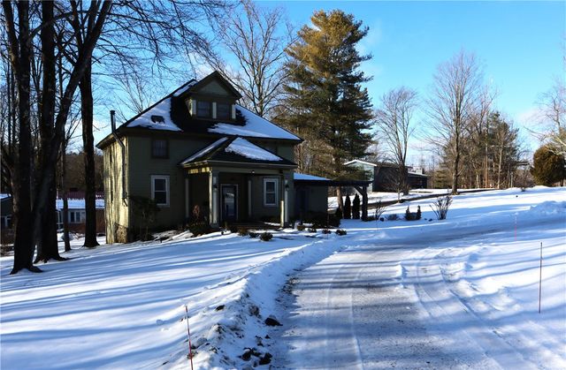 8 Van Dyke Avenue, Harpersfield, NY 12167