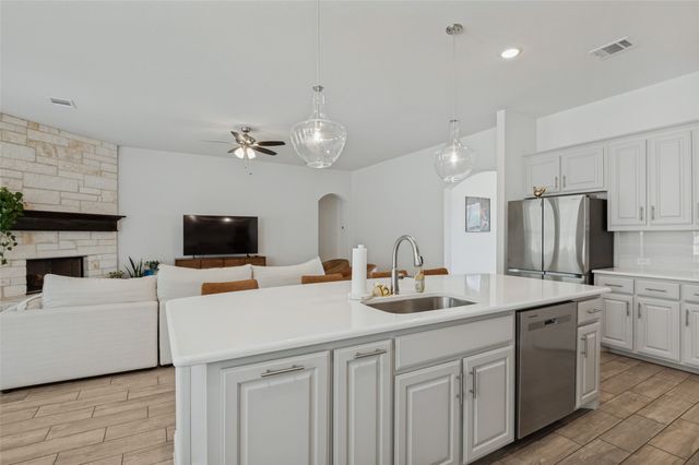 709 Winecup Way, Midlothian, TX 76065