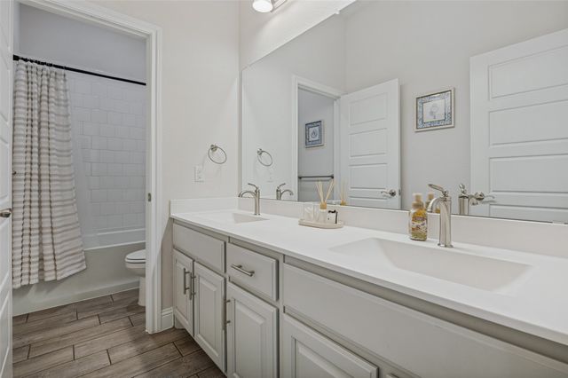 709 Winecup Way, Midlothian, TX 76065
