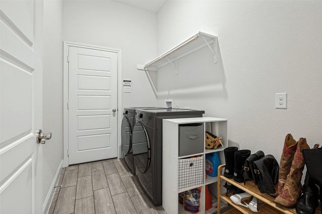 709 Winecup Way, Midlothian, TX 76065