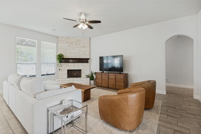 709 Winecup Way, Midlothian, TX 76065