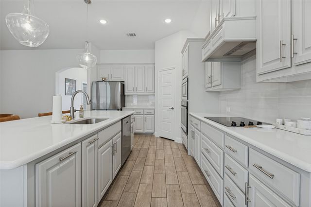 709 Winecup Way, Midlothian, TX 76065