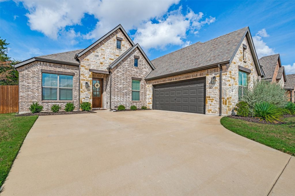709 Winecup Way, Midlothian, TX 76065