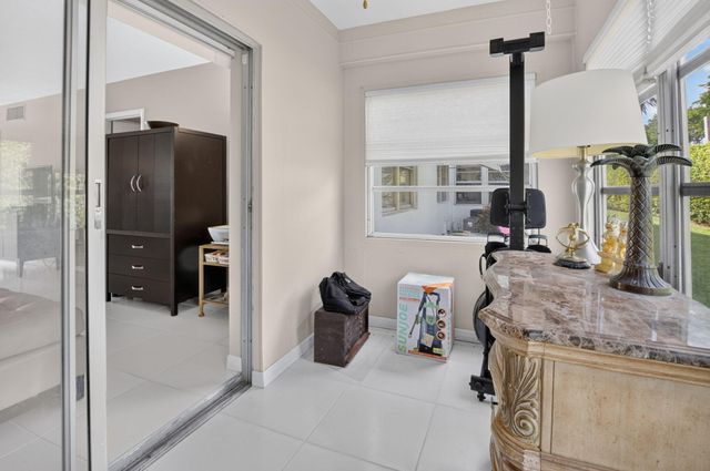 1115 LAKE Terrace 103, Boynton Beach, FL 33426