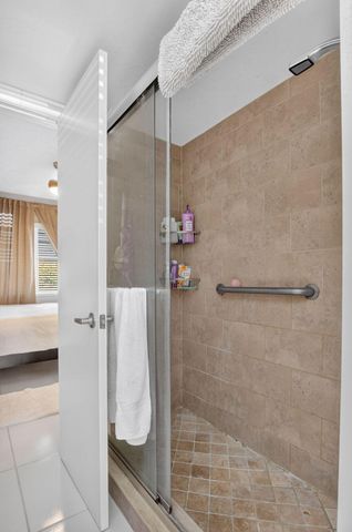 1115 LAKE Terrace 103, Boynton Beach, FL 33426